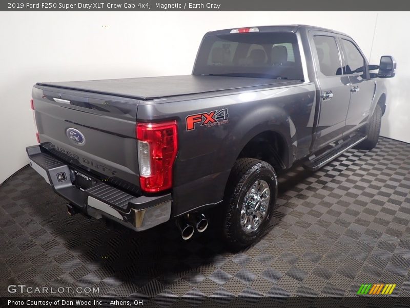 Magnetic / Earth Gray 2019 Ford F250 Super Duty XLT Crew Cab 4x4