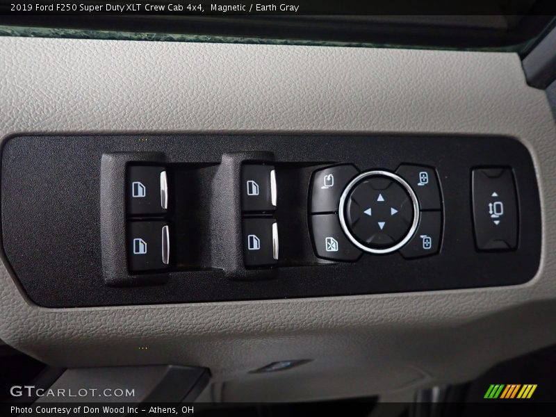 Magnetic / Earth Gray 2019 Ford F250 Super Duty XLT Crew Cab 4x4