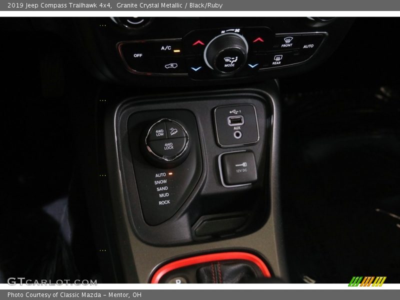 Granite Crystal Metallic / Black/Ruby 2019 Jeep Compass Trailhawk 4x4