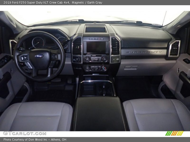 Magnetic / Earth Gray 2019 Ford F250 Super Duty XLT Crew Cab 4x4