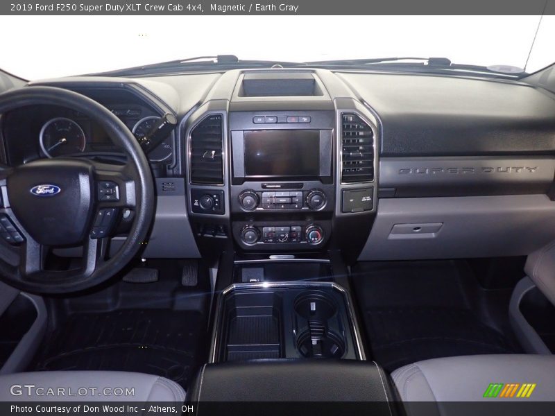 Magnetic / Earth Gray 2019 Ford F250 Super Duty XLT Crew Cab 4x4