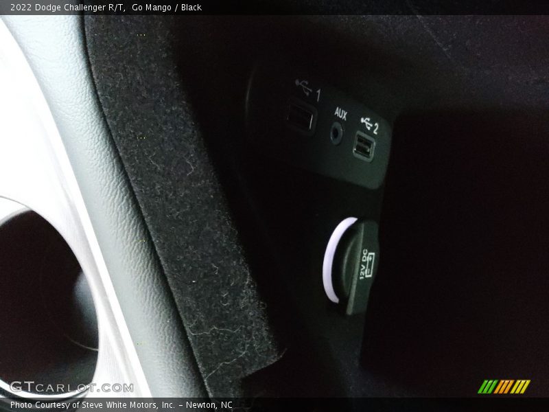 Go Mango / Black 2022 Dodge Challenger R/T