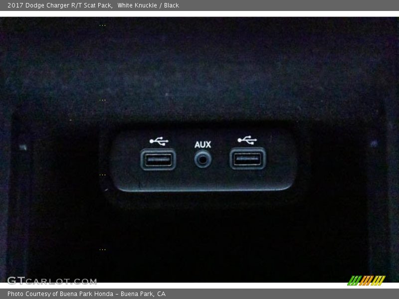 White Knuckle / Black 2017 Dodge Charger R/T Scat Pack