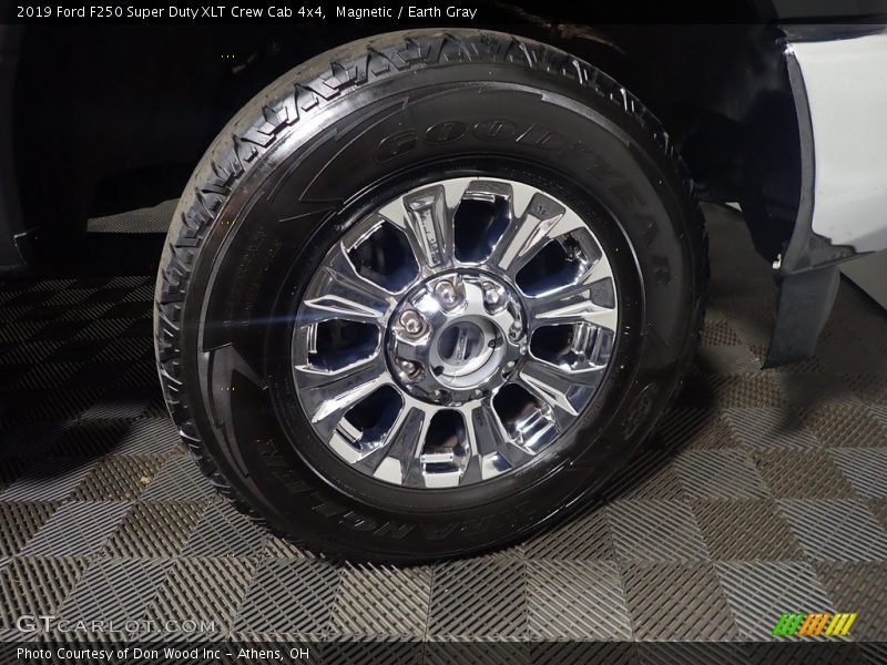 Magnetic / Earth Gray 2019 Ford F250 Super Duty XLT Crew Cab 4x4