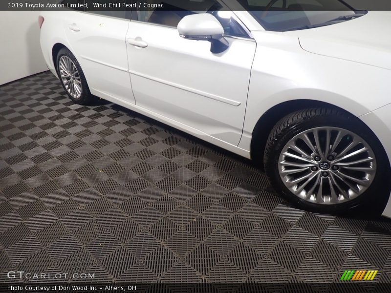 Wind Chill Pearl / Cognac 2019 Toyota Avalon Limited