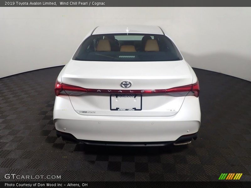 Wind Chill Pearl / Cognac 2019 Toyota Avalon Limited