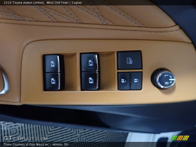 Wind Chill Pearl / Cognac 2019 Toyota Avalon Limited