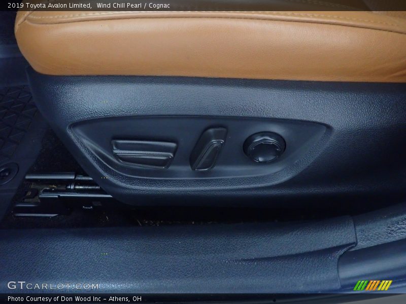 Wind Chill Pearl / Cognac 2019 Toyota Avalon Limited