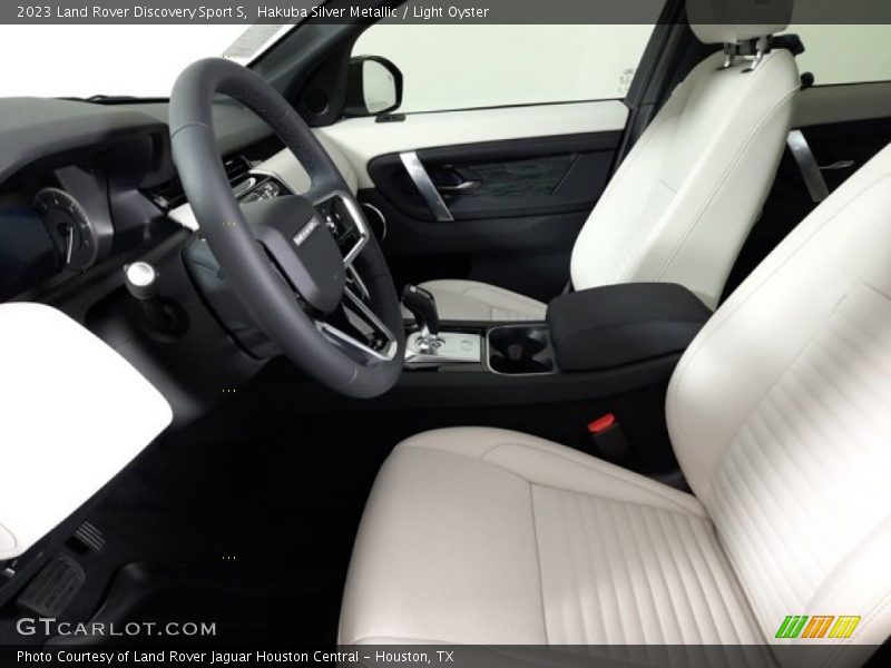 Hakuba Silver Metallic / Light Oyster 2023 Land Rover Discovery Sport S