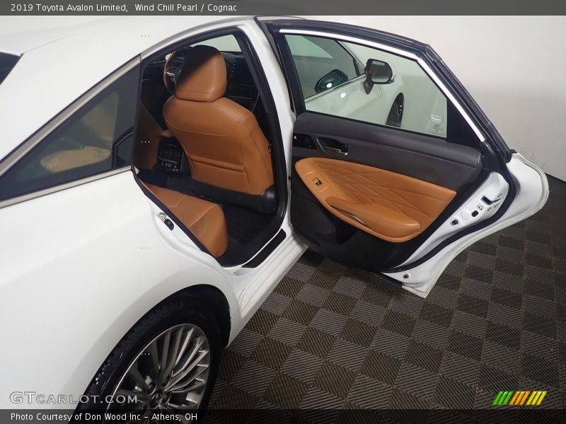 Wind Chill Pearl / Cognac 2019 Toyota Avalon Limited