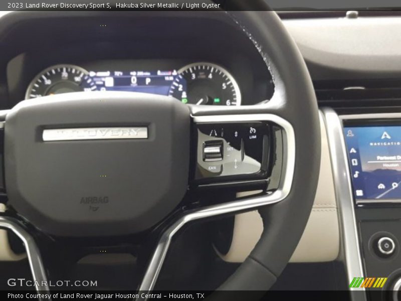 Hakuba Silver Metallic / Light Oyster 2023 Land Rover Discovery Sport S