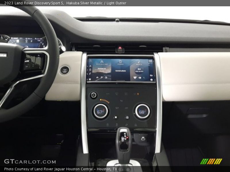Hakuba Silver Metallic / Light Oyster 2023 Land Rover Discovery Sport S