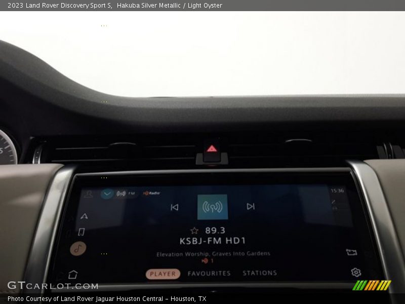 Hakuba Silver Metallic / Light Oyster 2023 Land Rover Discovery Sport S