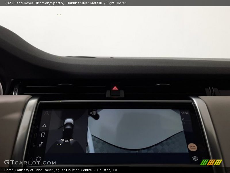 Hakuba Silver Metallic / Light Oyster 2023 Land Rover Discovery Sport S