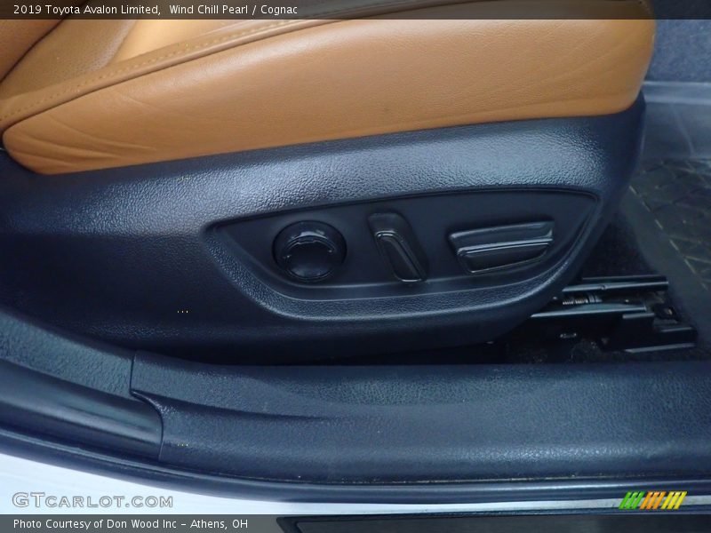Wind Chill Pearl / Cognac 2019 Toyota Avalon Limited