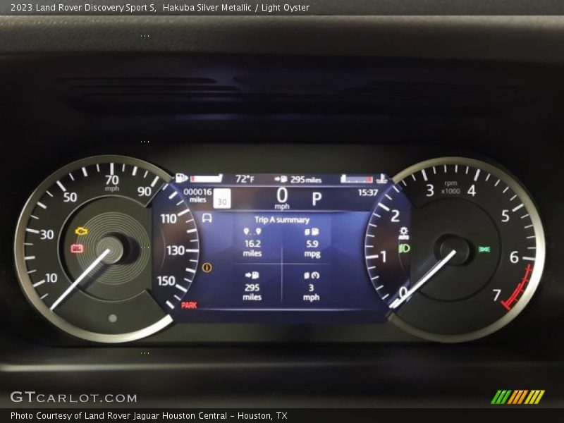 Hakuba Silver Metallic / Light Oyster 2023 Land Rover Discovery Sport S