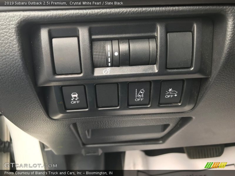 Crystal White Pearl / Slate Black 2019 Subaru Outback 2.5i Premium