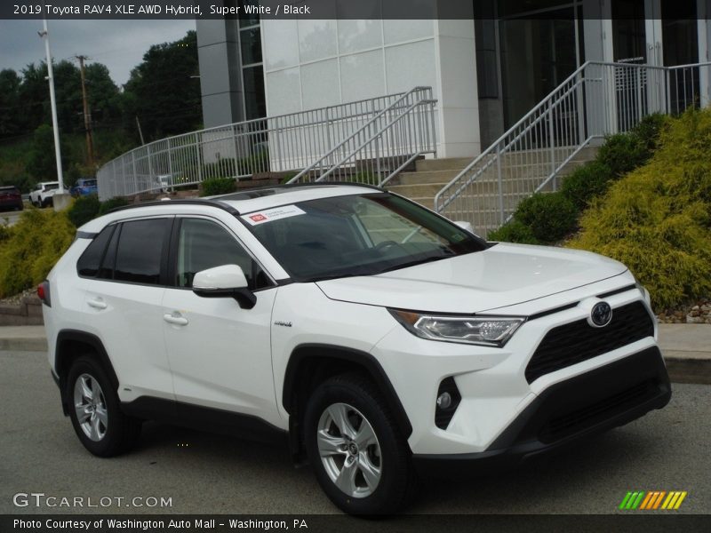 Super White / Black 2019 Toyota RAV4 XLE AWD Hybrid