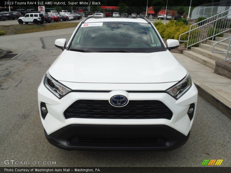 Super White / Black 2019 Toyota RAV4 XLE AWD Hybrid