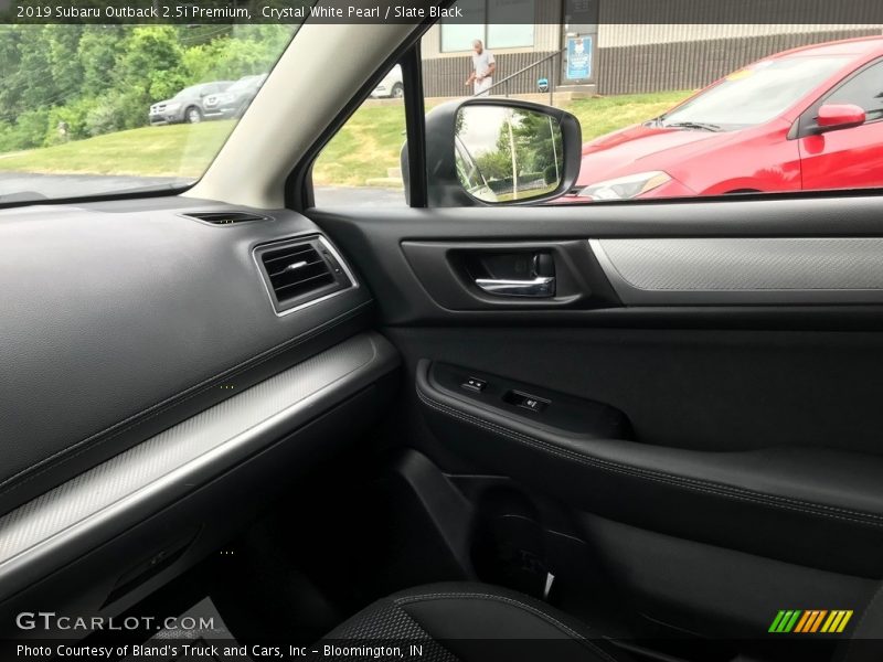 Crystal White Pearl / Slate Black 2019 Subaru Outback 2.5i Premium