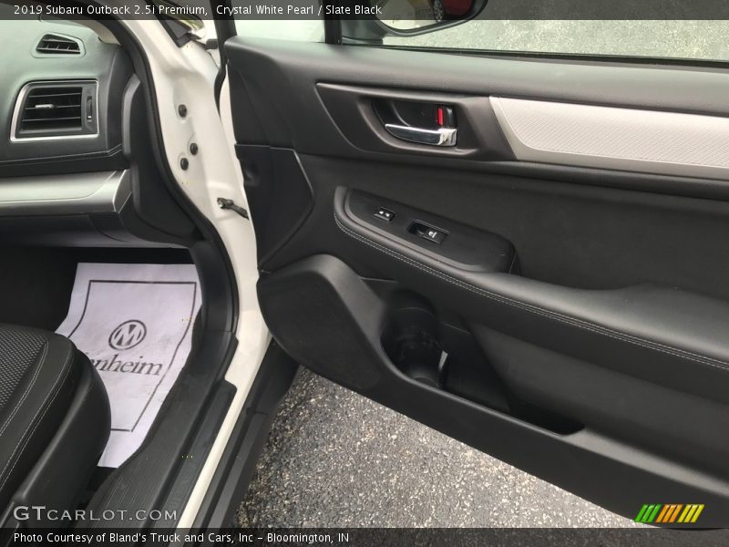 Crystal White Pearl / Slate Black 2019 Subaru Outback 2.5i Premium