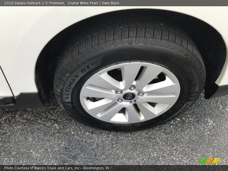 Crystal White Pearl / Slate Black 2019 Subaru Outback 2.5i Premium