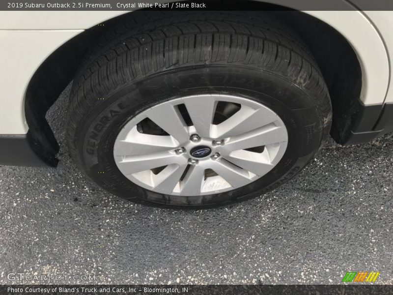 Crystal White Pearl / Slate Black 2019 Subaru Outback 2.5i Premium