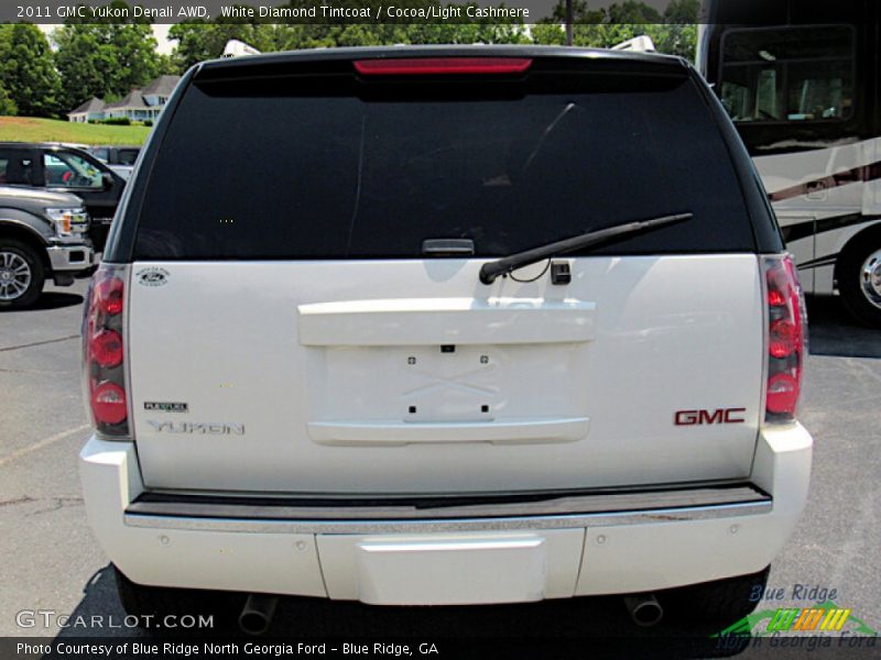 White Diamond Tintcoat / Cocoa/Light Cashmere 2011 GMC Yukon Denali AWD