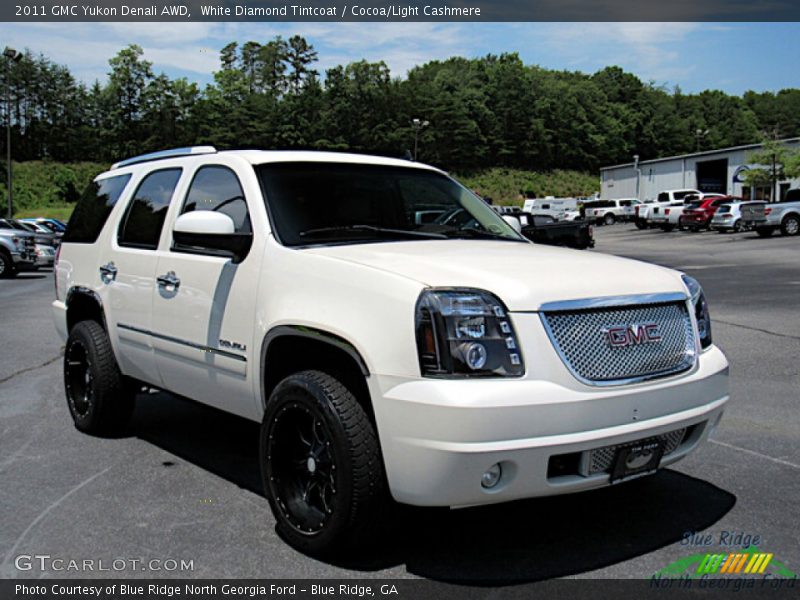 White Diamond Tintcoat / Cocoa/Light Cashmere 2011 GMC Yukon Denali AWD