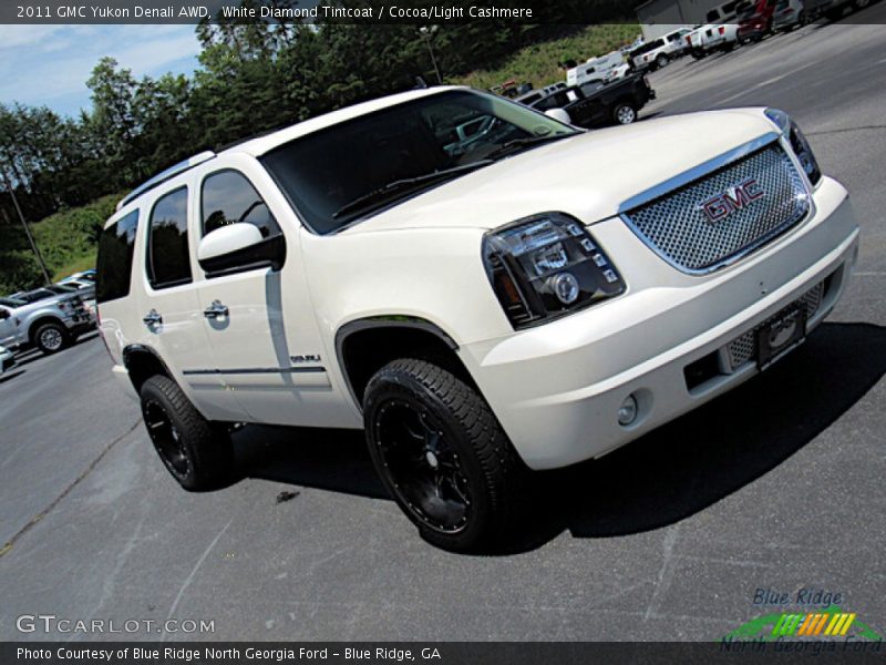 White Diamond Tintcoat / Cocoa/Light Cashmere 2011 GMC Yukon Denali AWD