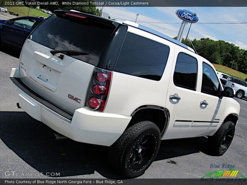 White Diamond Tintcoat / Cocoa/Light Cashmere 2011 GMC Yukon Denali AWD