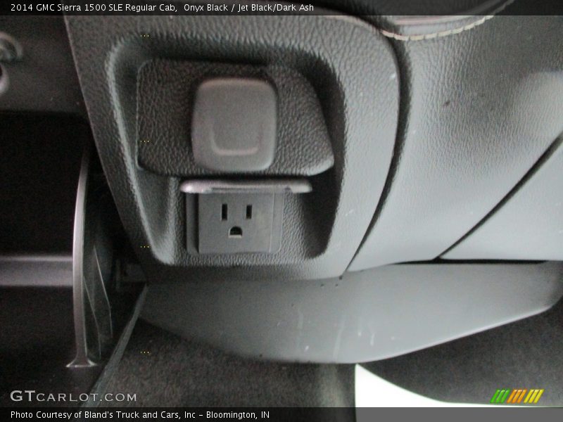 Onyx Black / Jet Black/Dark Ash 2014 GMC Sierra 1500 SLE Regular Cab