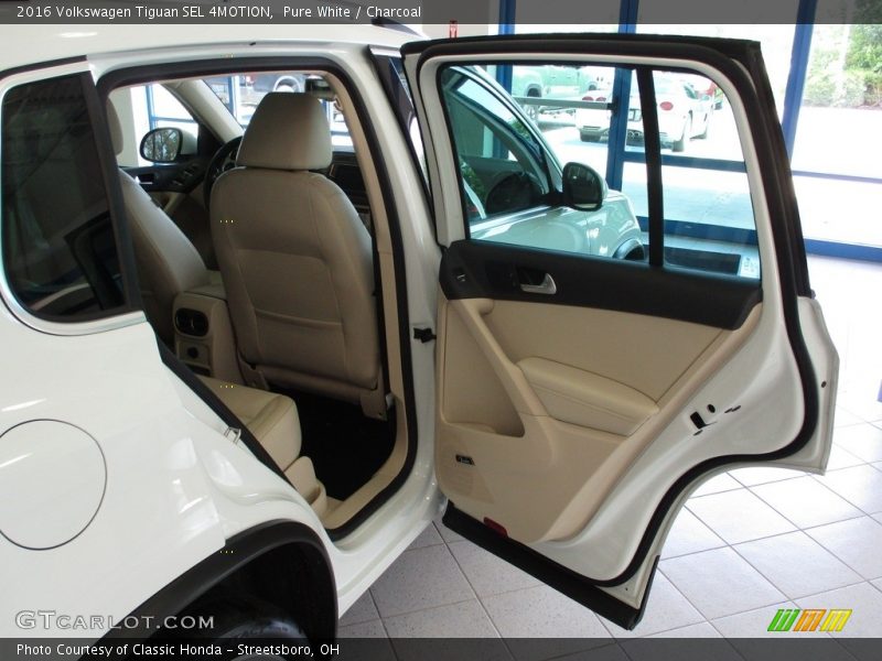 Pure White / Charcoal 2016 Volkswagen Tiguan SEL 4MOTION