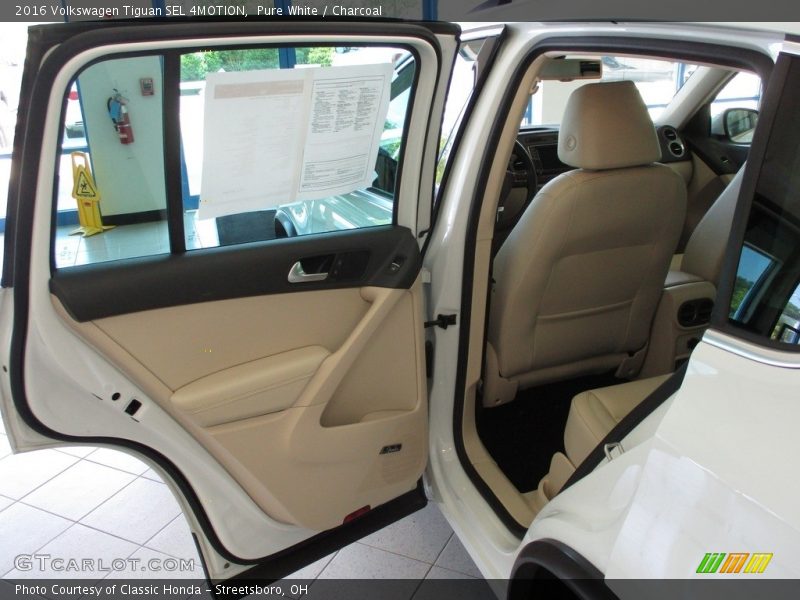 Pure White / Charcoal 2016 Volkswagen Tiguan SEL 4MOTION