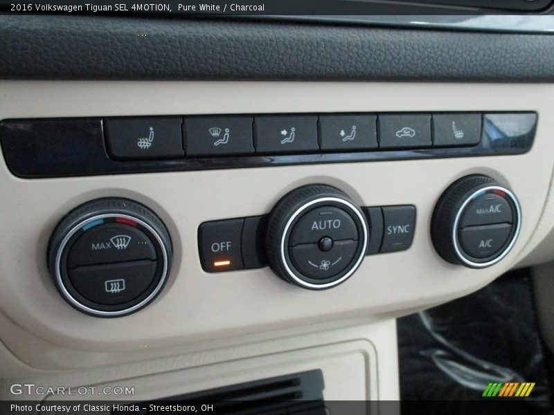 Controls of 2016 Tiguan SEL 4MOTION