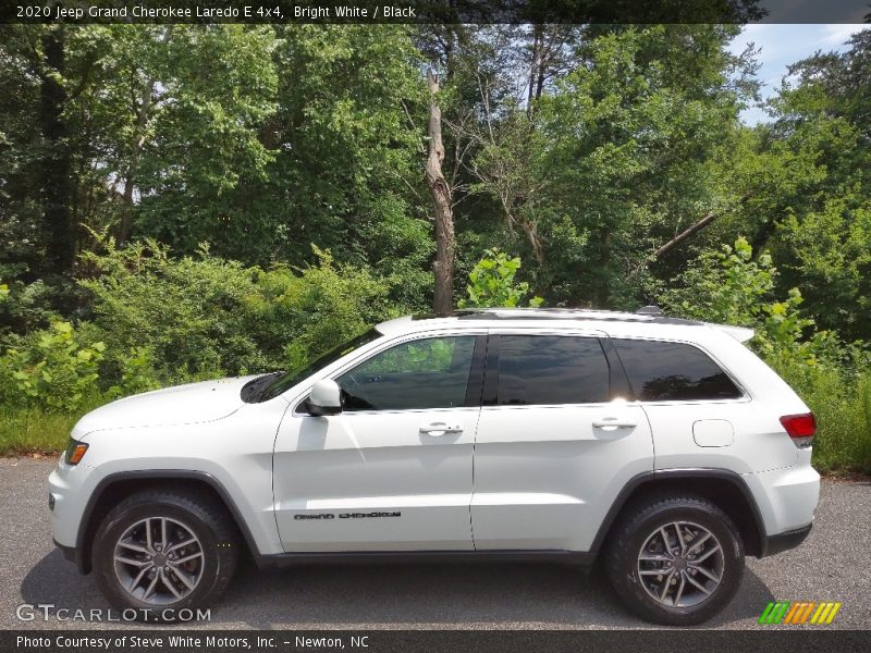 Bright White / Black 2020 Jeep Grand Cherokee Laredo E 4x4