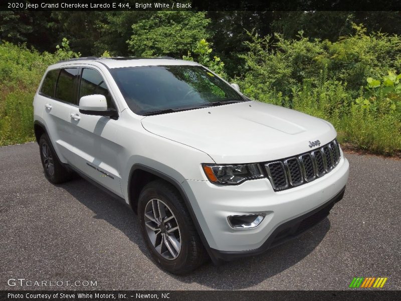 Bright White / Black 2020 Jeep Grand Cherokee Laredo E 4x4