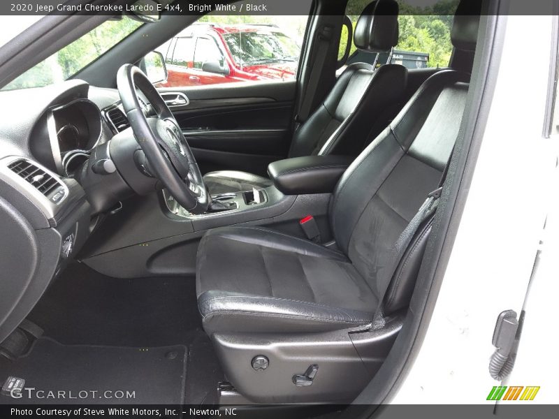 Bright White / Black 2020 Jeep Grand Cherokee Laredo E 4x4
