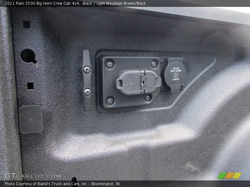 Black / Light Mountain Brown/Black 2021 Ram 3500 Big Horn Crew Cab 4x4