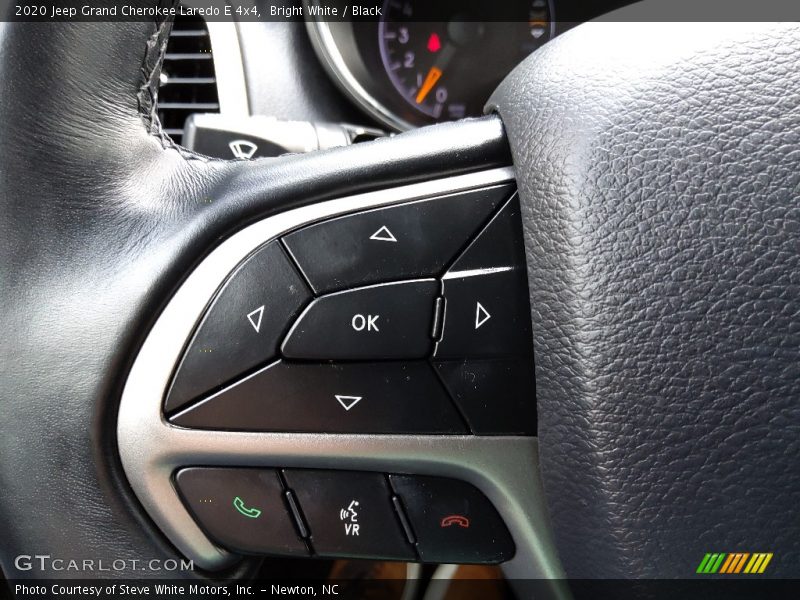 Bright White / Black 2020 Jeep Grand Cherokee Laredo E 4x4