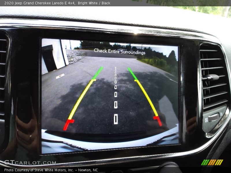 Bright White / Black 2020 Jeep Grand Cherokee Laredo E 4x4