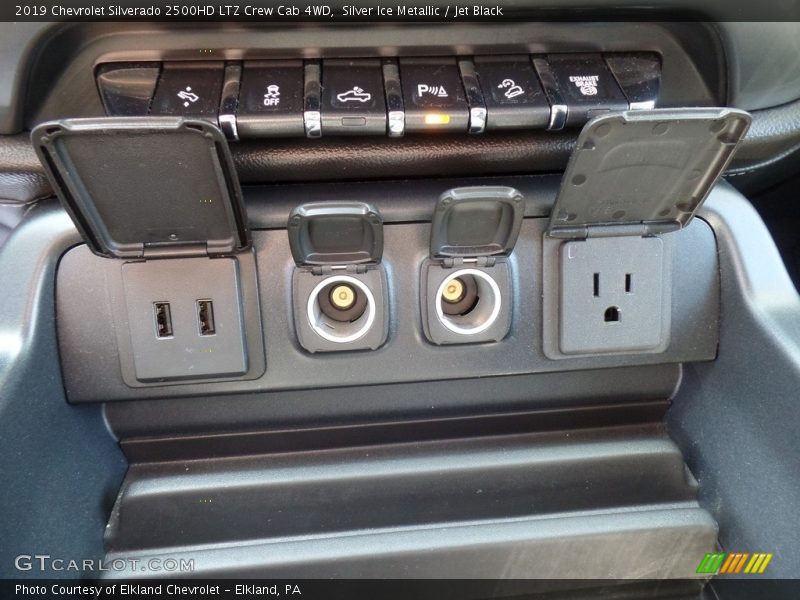 Silver Ice Metallic / Jet Black 2019 Chevrolet Silverado 2500HD LTZ Crew Cab 4WD