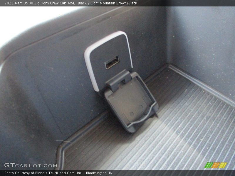 Black / Light Mountain Brown/Black 2021 Ram 3500 Big Horn Crew Cab 4x4