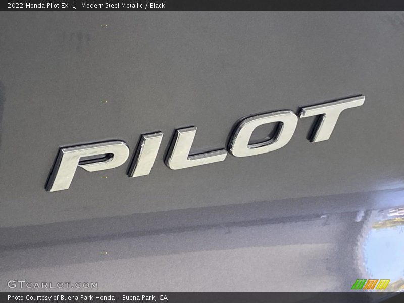 Modern Steel Metallic / Black 2022 Honda Pilot EX-L