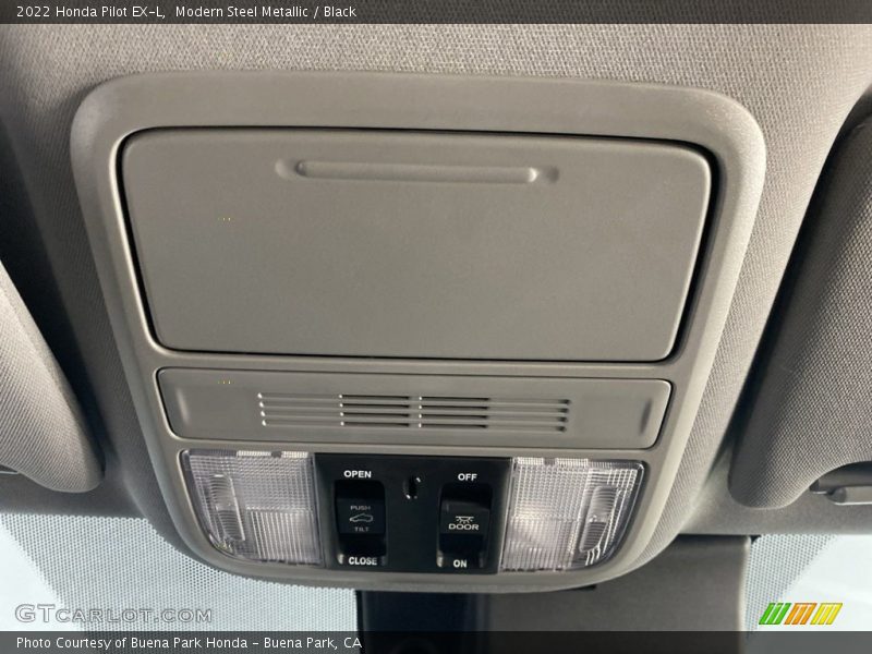 Modern Steel Metallic / Black 2022 Honda Pilot EX-L