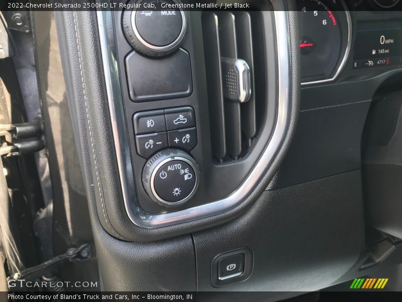 Greenstone Metallic / Jet Black 2022 Chevrolet Silverado 2500HD LT Regular Cab