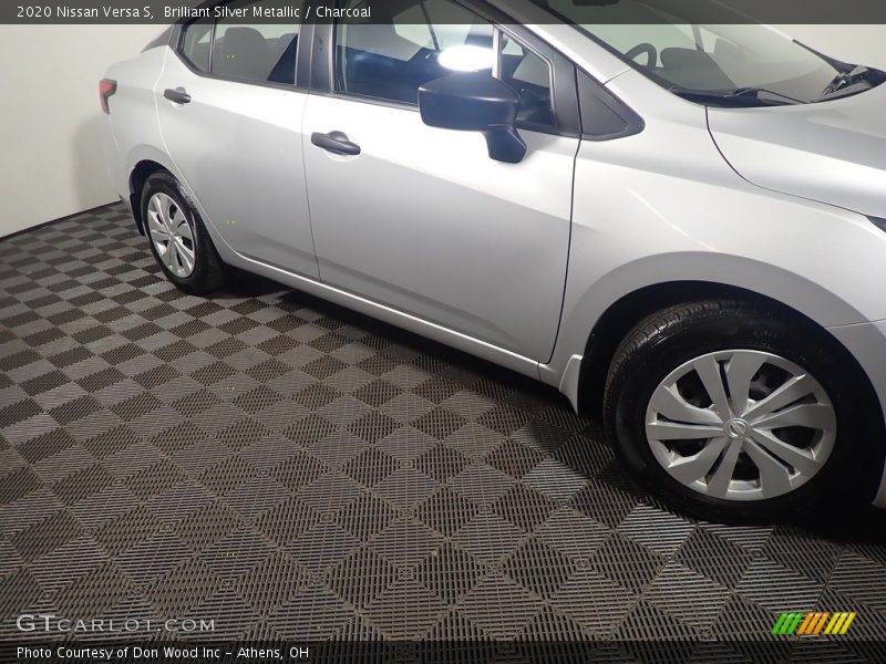 Brilliant Silver Metallic / Charcoal 2020 Nissan Versa S
