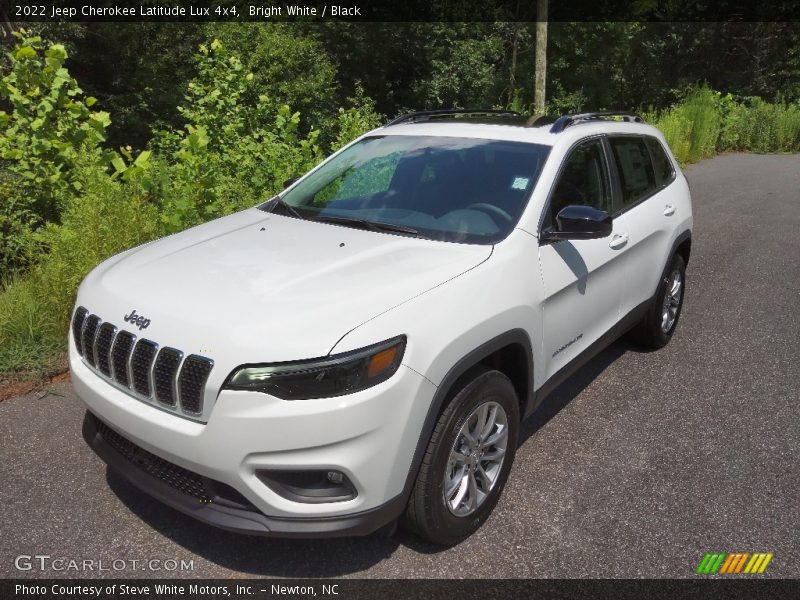 Bright White / Black 2022 Jeep Cherokee Latitude Lux 4x4