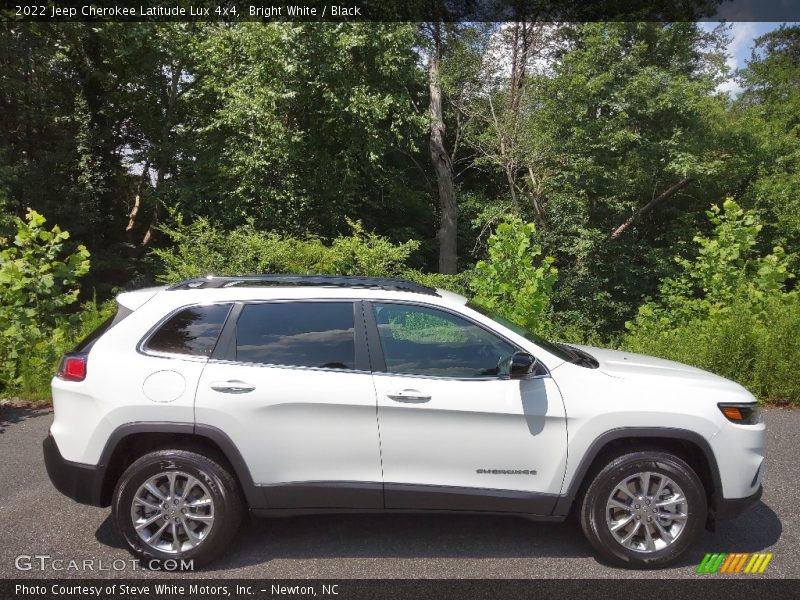 Bright White / Black 2022 Jeep Cherokee Latitude Lux 4x4