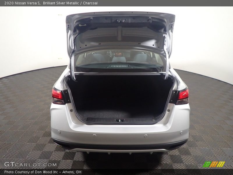 Brilliant Silver Metallic / Charcoal 2020 Nissan Versa S